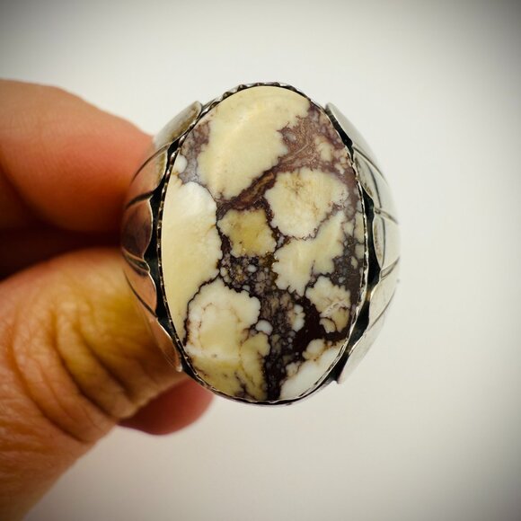 Vintage Navajo Sterling Silver White Buffalo Ring (Size 13) – Signed "DE" - Picture 1 of 5